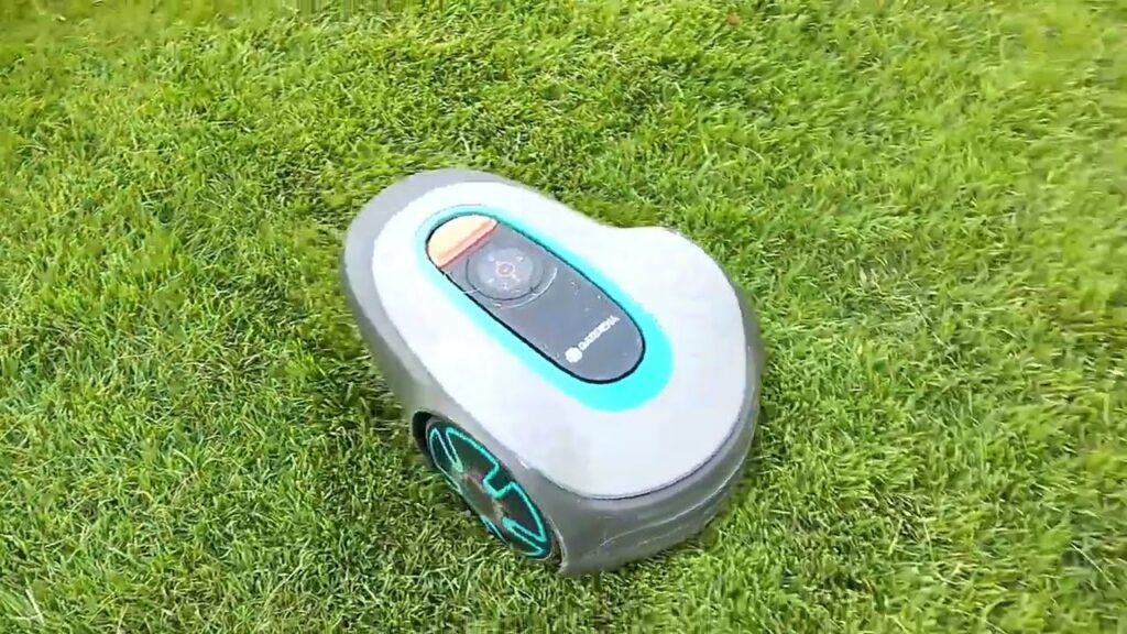 "MOWbi-LAWN Kenobi" Gardena Sileno Minimo Robotic Lawn Mower Demonstration Review