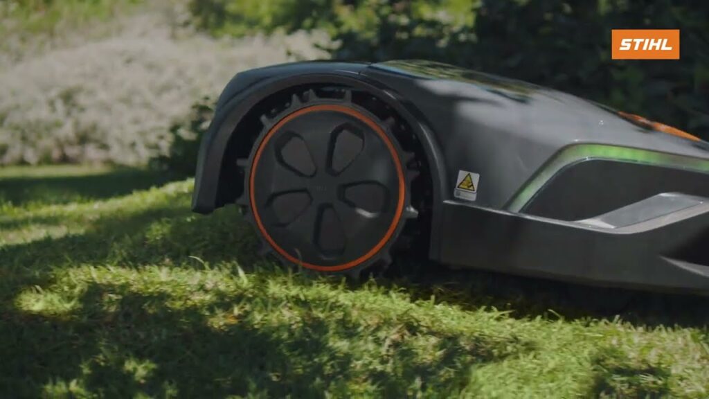 Uusi STIHL iMOW EVO robottiruohonleikkuri