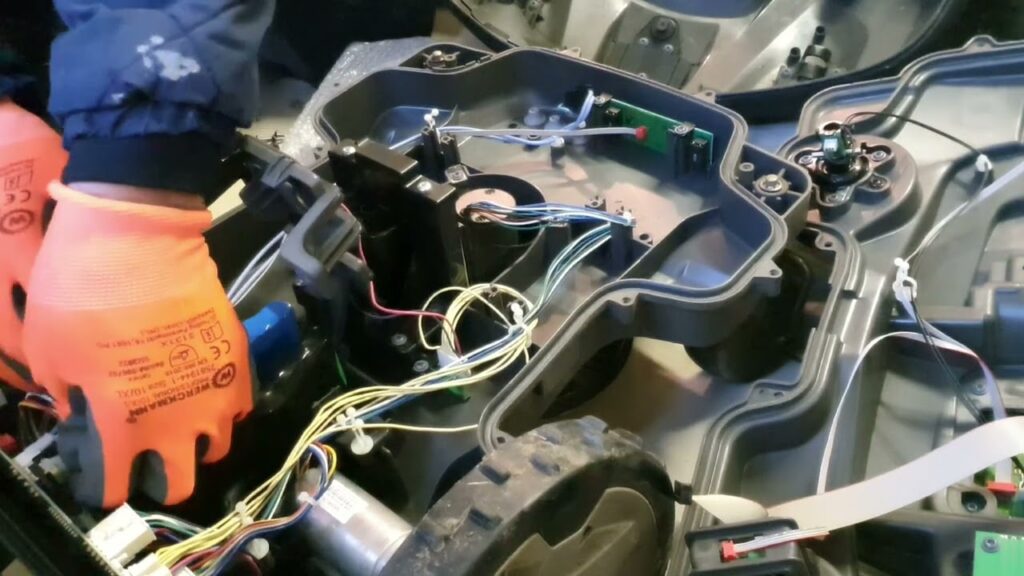 Changement rapide batteries Husqvarna Automower 330x !!!