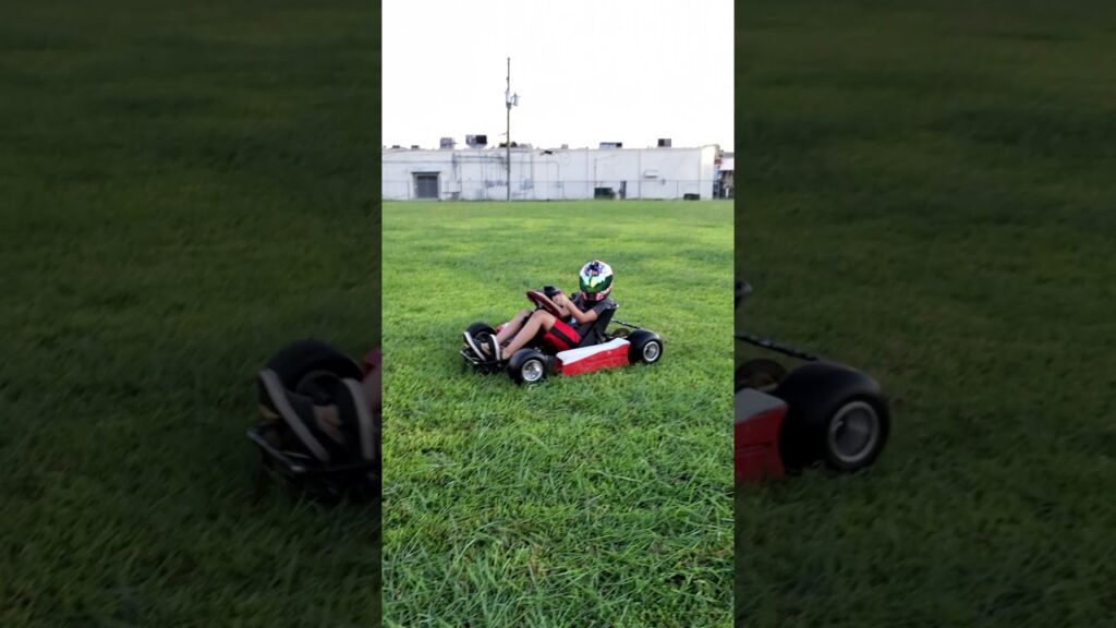 New Video Go-kart chase ended up in a Crash 😱 The Traxxas Xmaxx 8S #shorts #subscribe