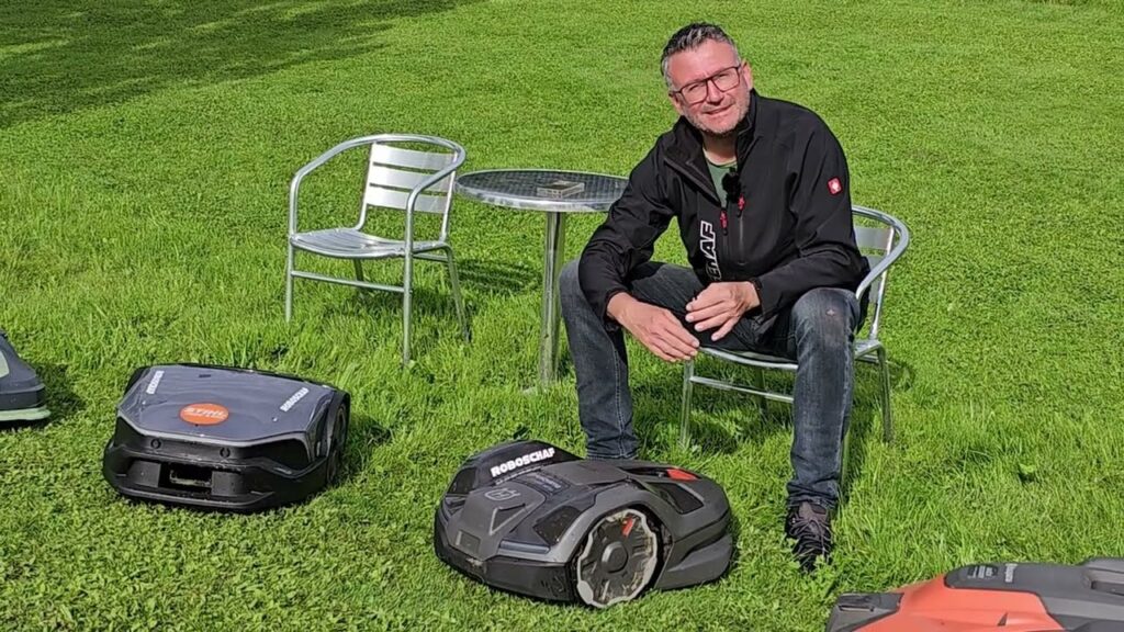 Comparison: Husqvarna Nera 410XE EdgeCut vs AL-KO SOLO PRO3 - robotic lawn mower test 2024