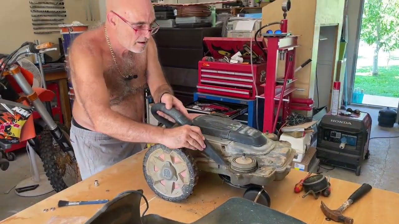 Replacing the wheel on Husqvarna 450 x robotic mower Off grid in