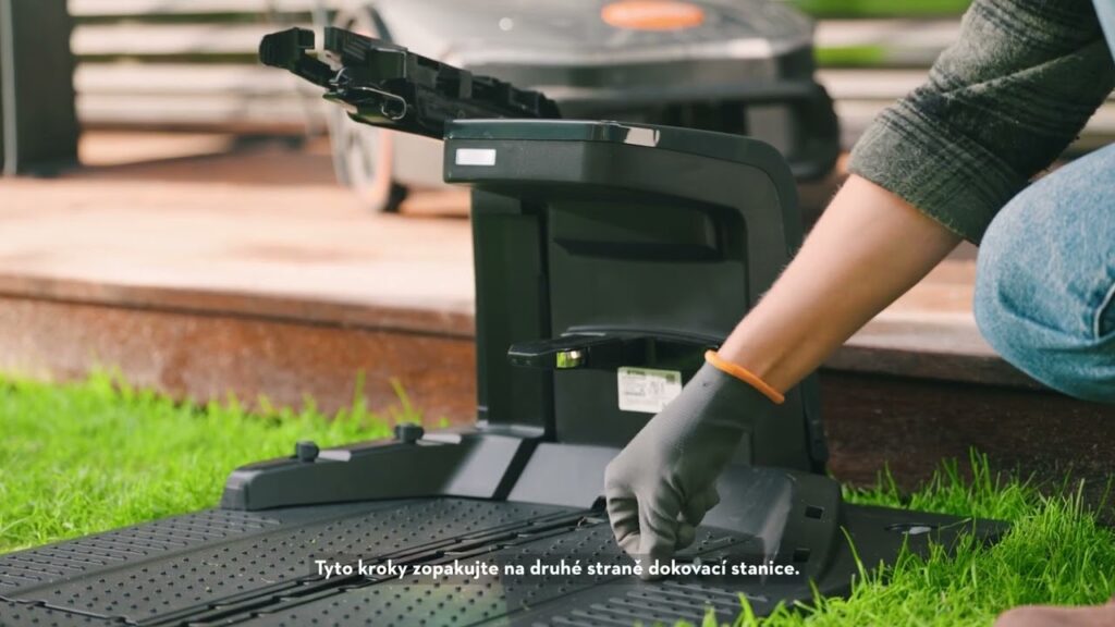 STIHL iMOW® robotická sekačka I Připevnění ochranné stříšky