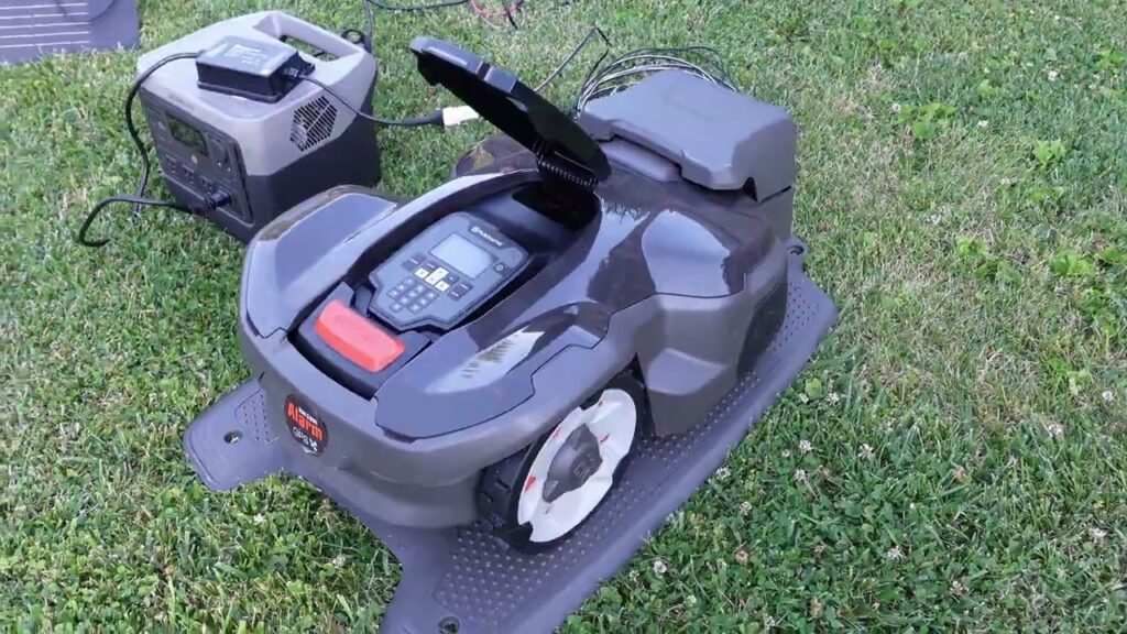 Off Grid Landscaping! Husqvarna 415x Automower with River 2 Pro and Solar Panel