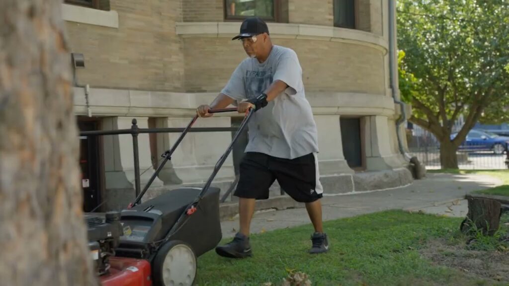 Best Robotic Lawn Mowers 2025: Worx Landroid vs. Husqvarna Automower vs. Robomow RS622 Comparison!