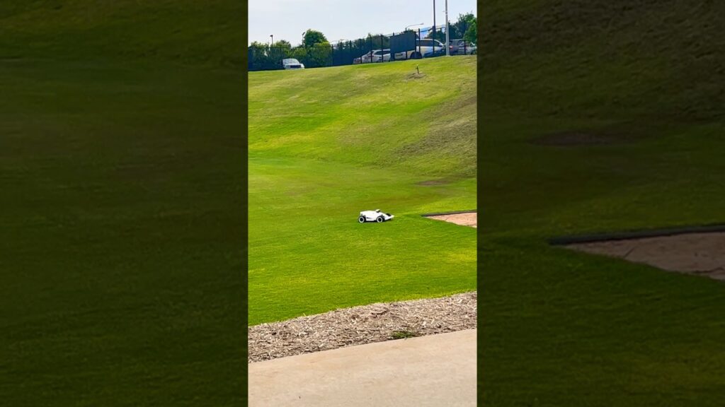 HUSQVARNA AUTOMOWER® 430X X-LINE #roboticlawnmower  #nature #green #amazing #technology #robotics