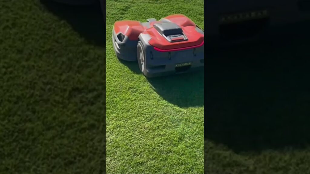 Husqvarna Ceora Brisbane Australia #automower #robotlawnmower #turfmanagement