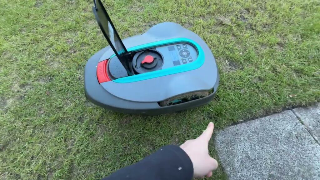 Gardena Gartenabdeckung und CorridorCut Gardena SILENO Mähroboter Übersicht und Anleitung